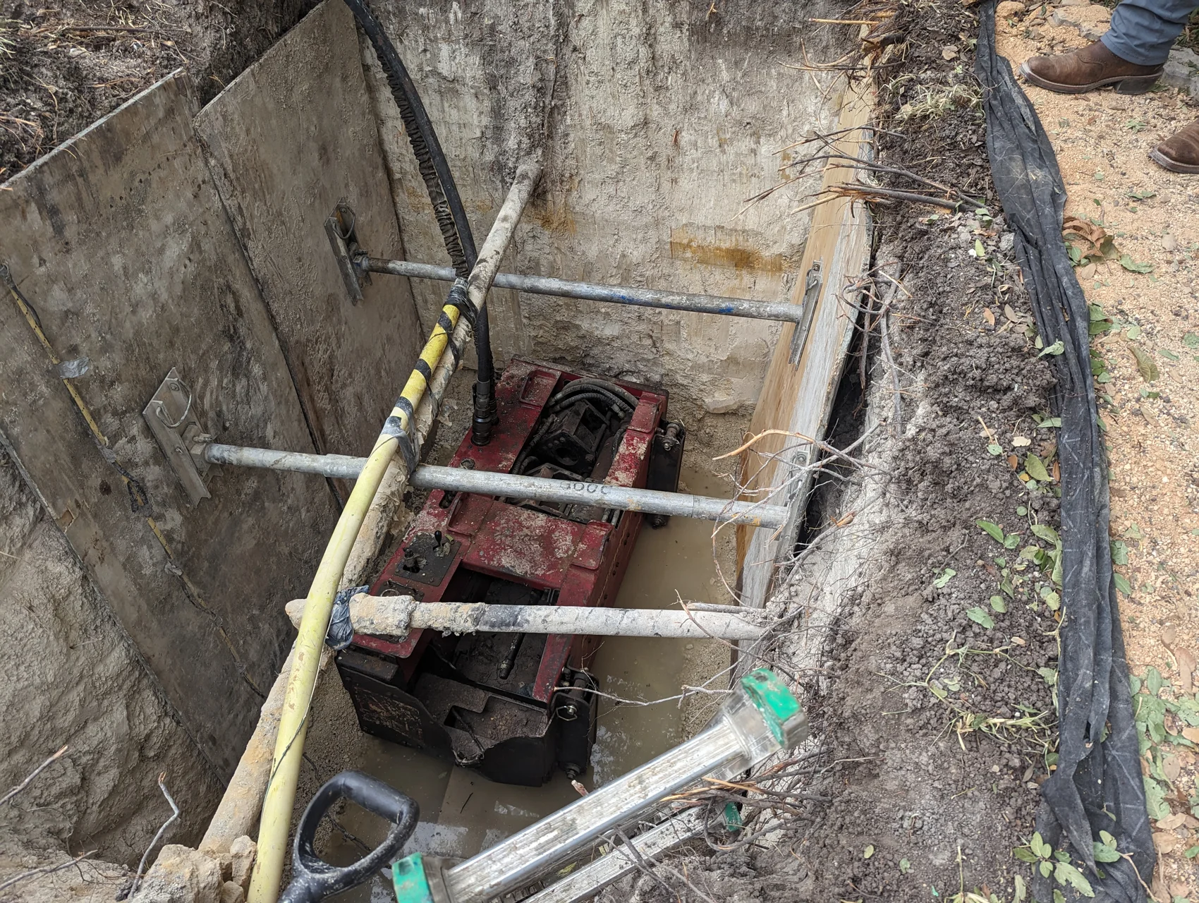 Static pipe bursting equipment